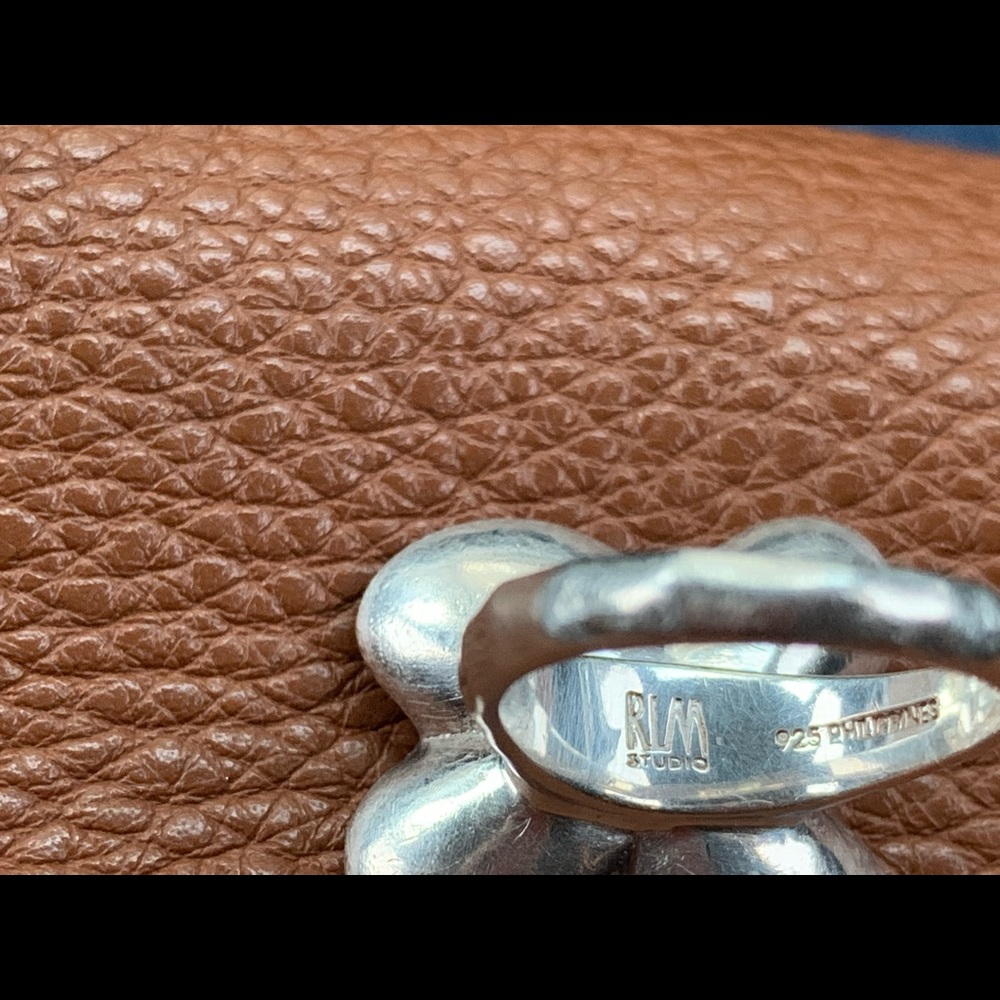 Flower ring - Picture 2 of 3